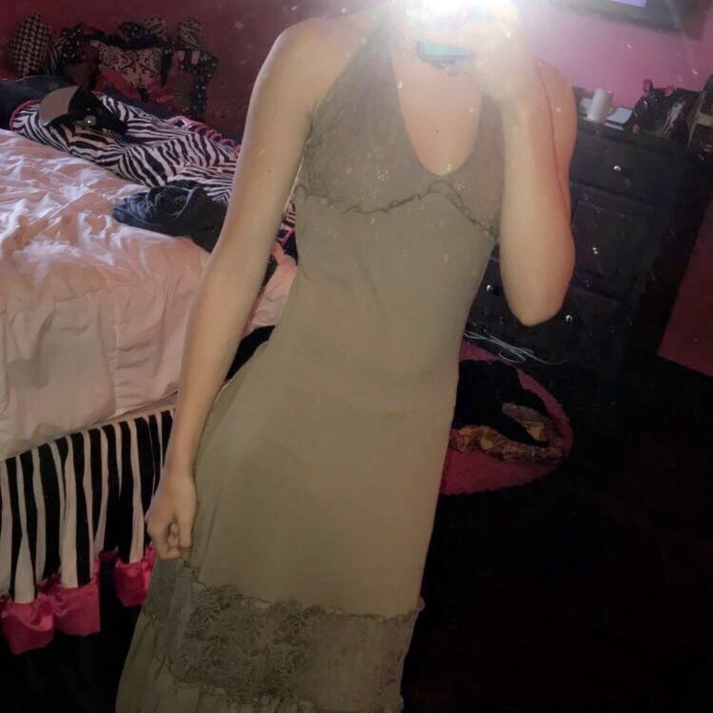 Cute Maxi Bodycon Dress with Lace ascents.